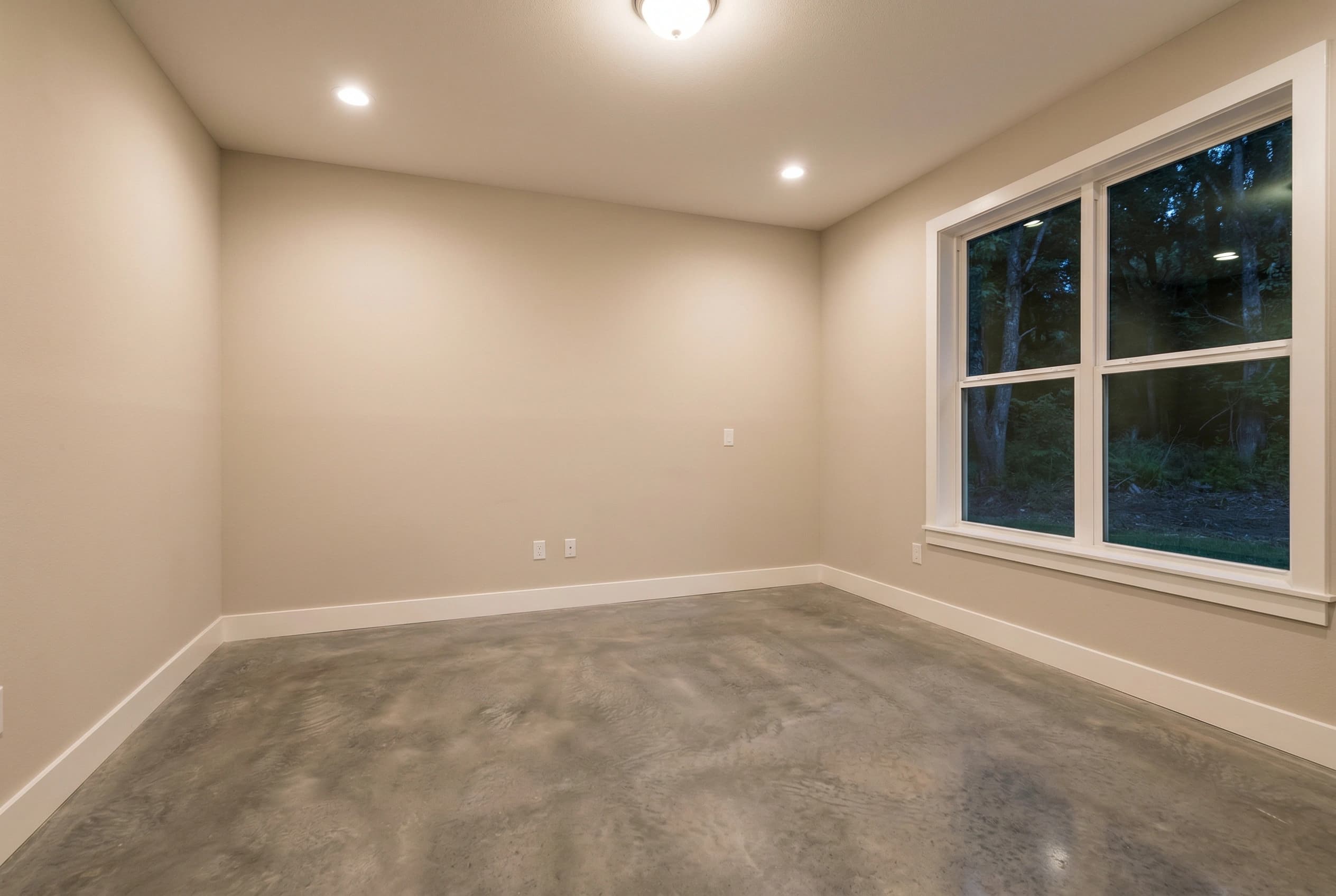 Virtually staged modern home office by Desiome - before